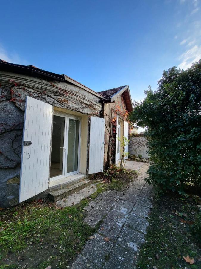 Appartement La Verrerie, Terrasse Et Jardinet コニャック エクステリア 写真